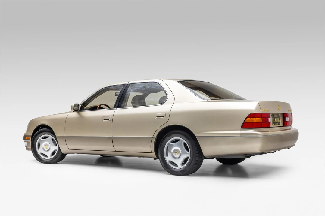 1999 Lexus LS 2nd Gen - Image 19 of 31
