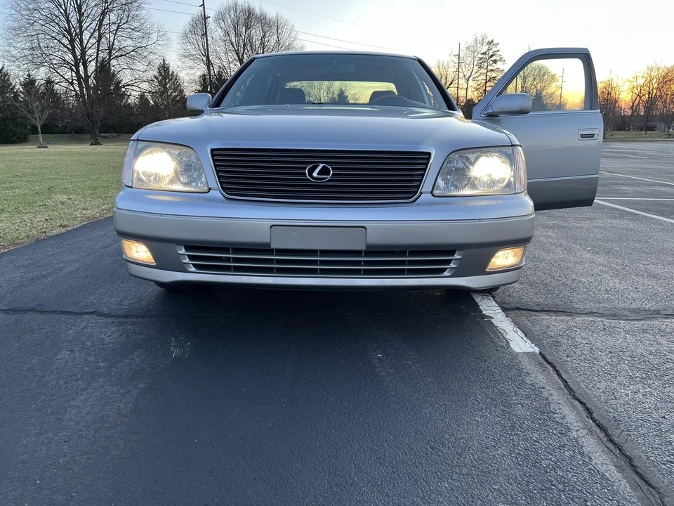 1999 Lexus LS 2nd Gen - Image 13 of 31