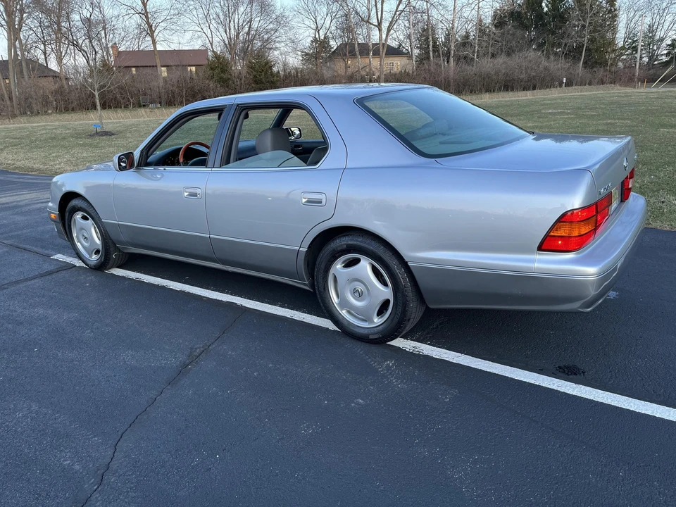 1999 Lexus LS 2nd Gen - Image 5 of 31