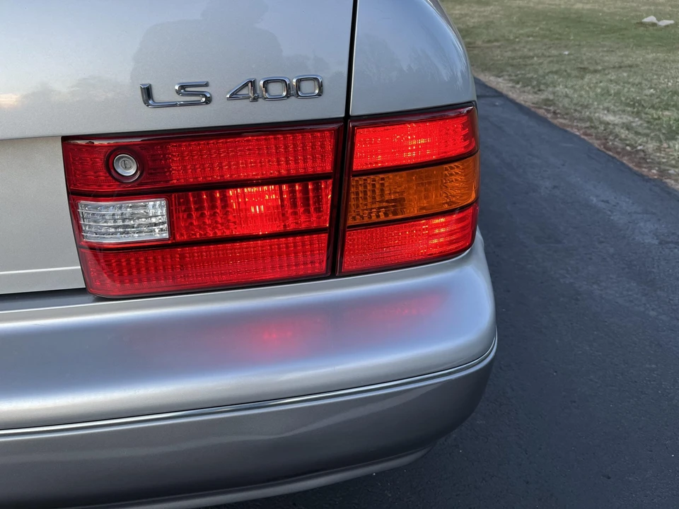1999 Lexus LS 2nd Gen - Image 20 of 31