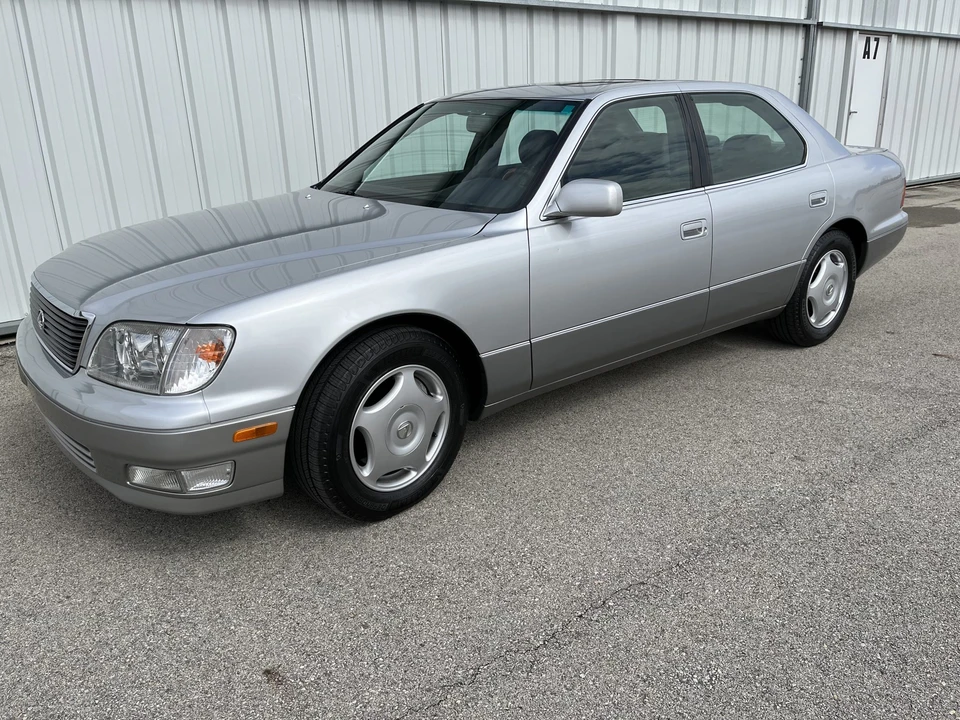 1999 Lexus LS 2nd Gen - Image 3 of 31