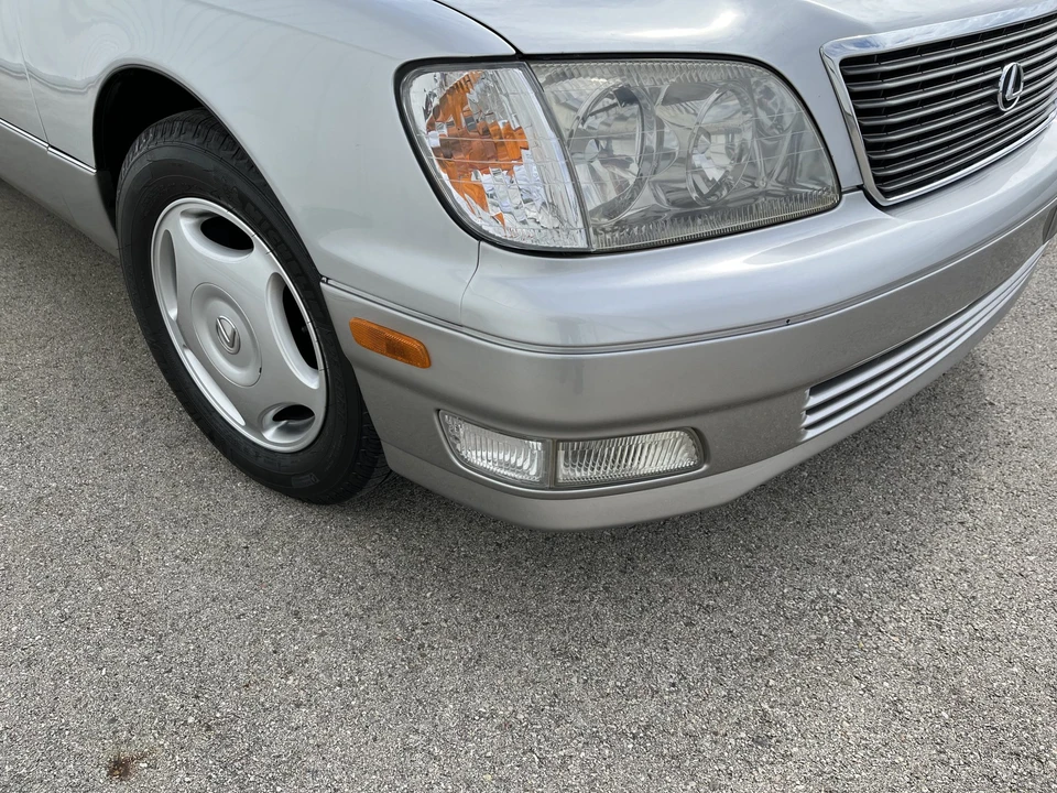 1999 Lexus LS 2nd Gen - Image 9 of 31
