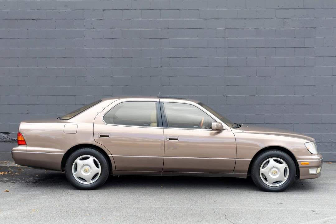 1999 Lexus LS 2nd Gen - Image 23 of 31