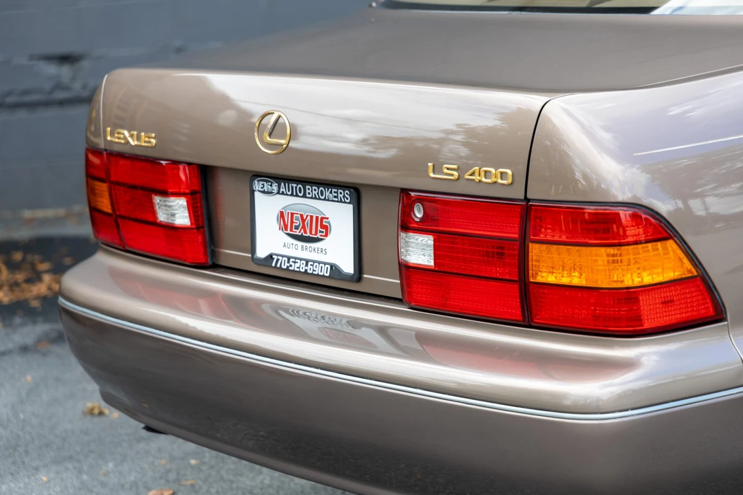 1999 Lexus LS 2nd Gen - Image 27 of 31
