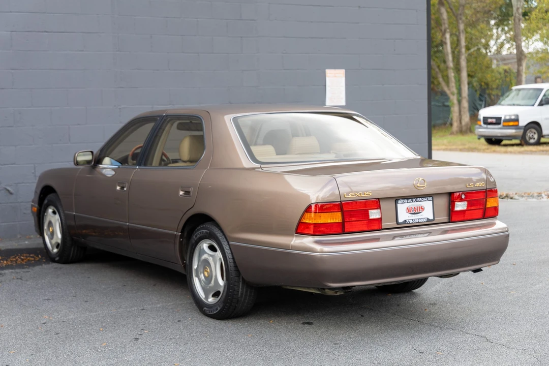 1999 Lexus LS 2nd Gen - Image 16 of 31