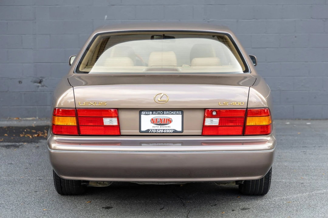 1999 Lexus LS 2nd Gen - Image 18 of 31