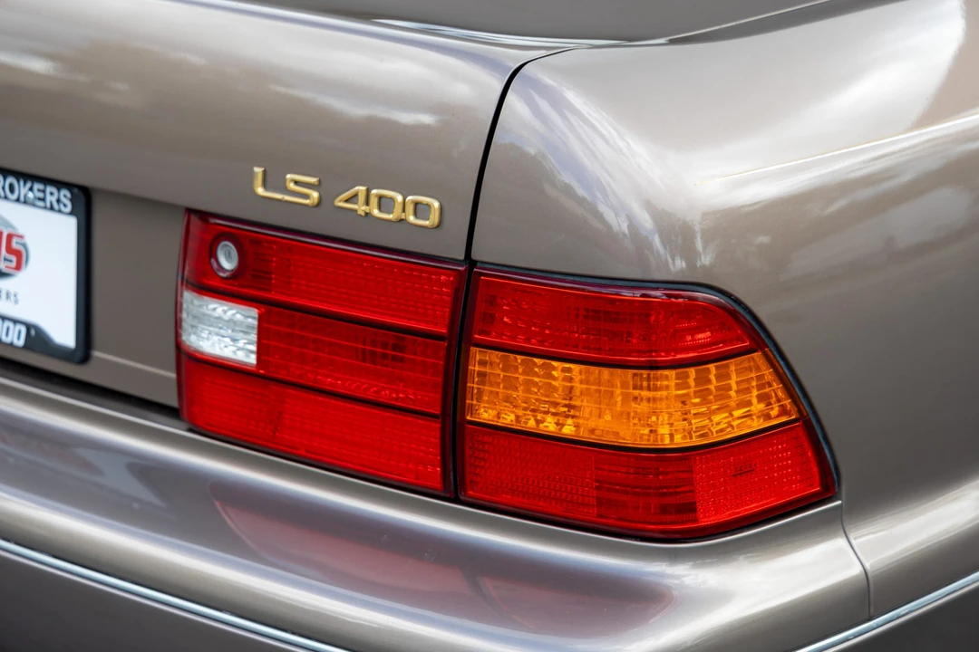 1999 Lexus LS 2nd Gen - Image 25 of 31