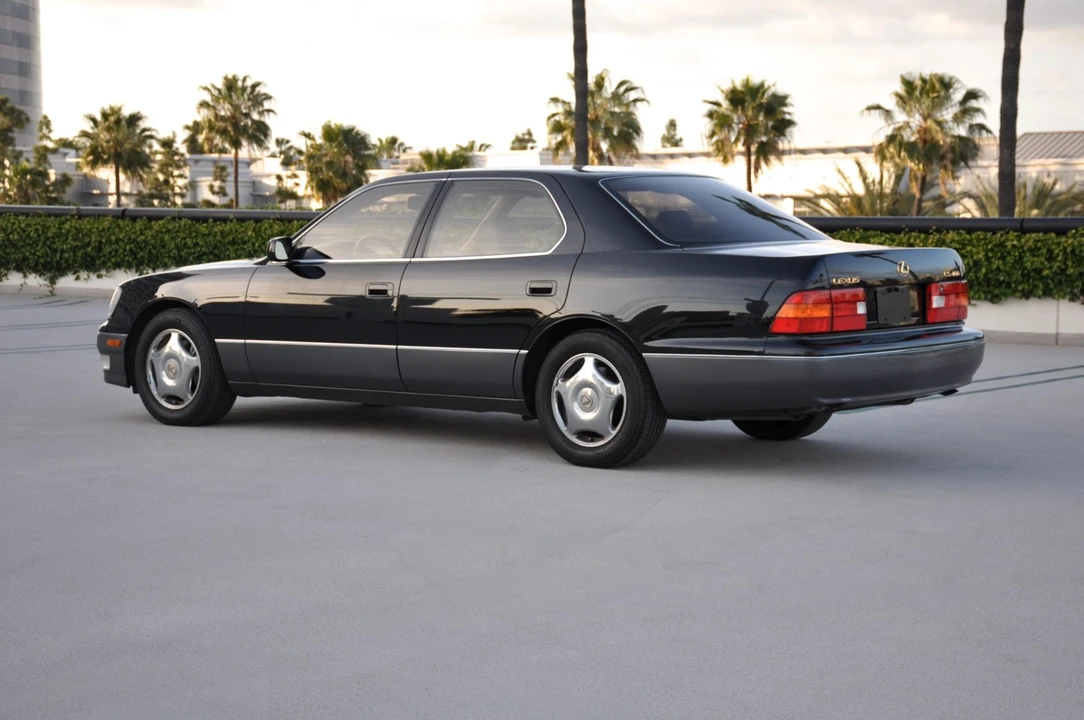 1999 Lexus LS 2nd Gen - Image 7 of 31