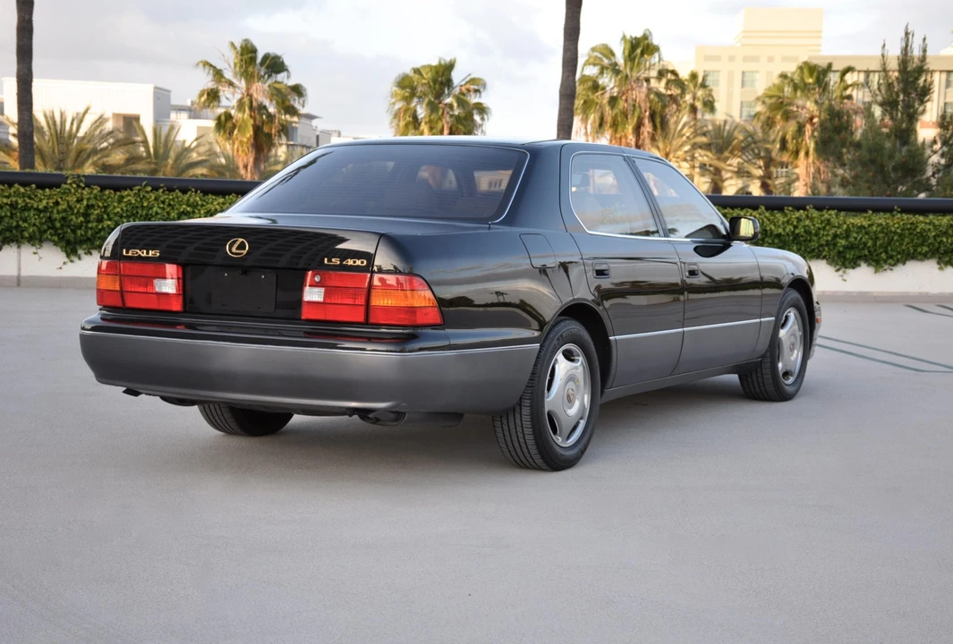 1999 Lexus LS 2nd Gen - Image 10 of 31