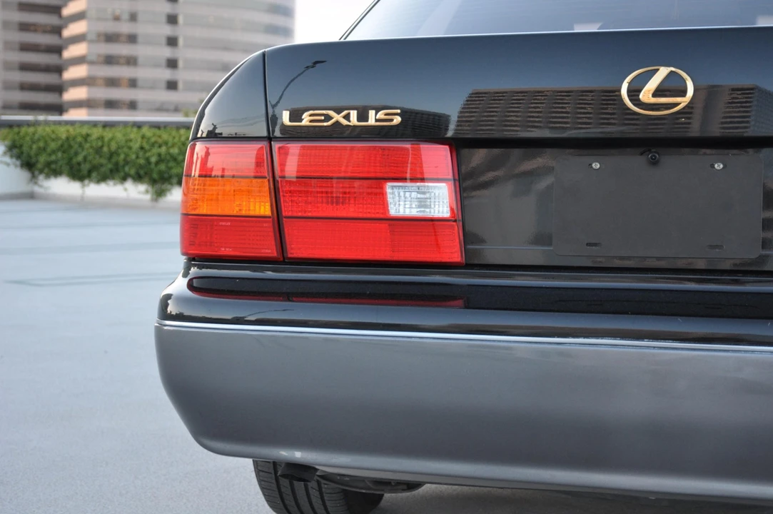 1999 Lexus LS 2nd Gen - Image 29 of 31