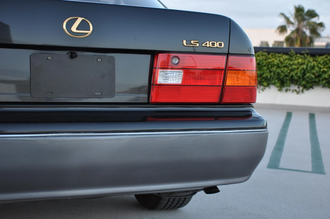 1999 Lexus LS 2nd Gen - Image 30 of 31