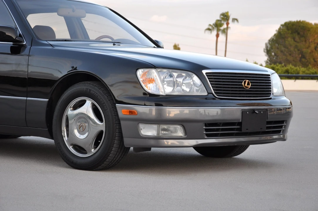 1999 Lexus LS 2nd Gen - Image 17 of 31