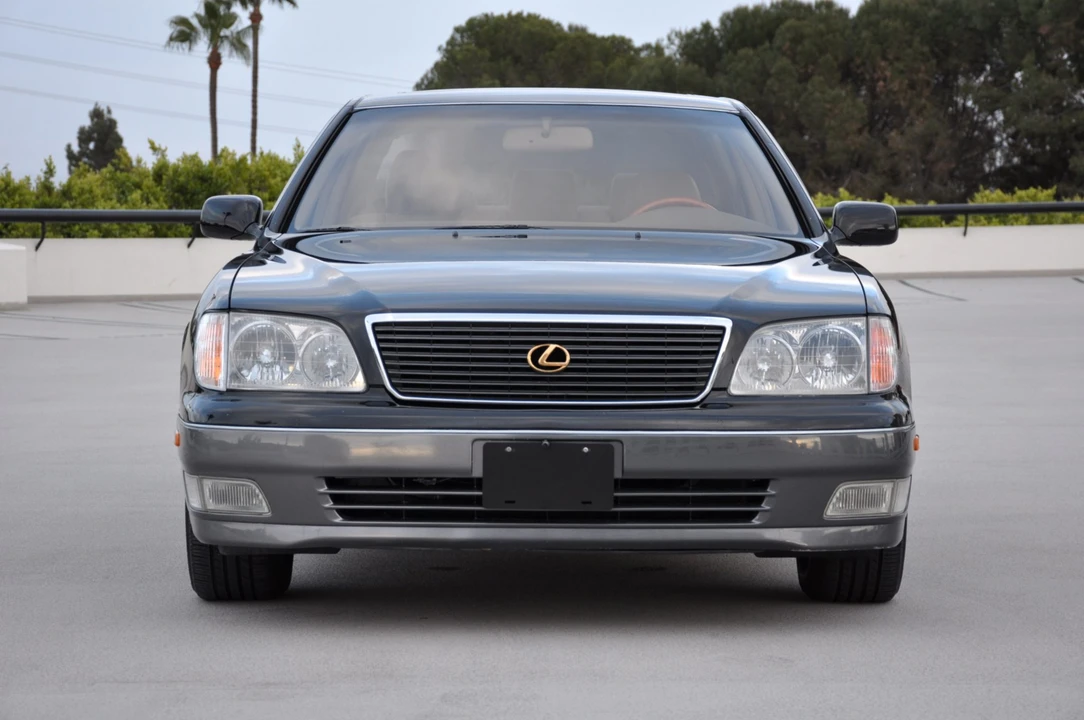 1999 Lexus LS 2nd Gen - Image 16 of 31