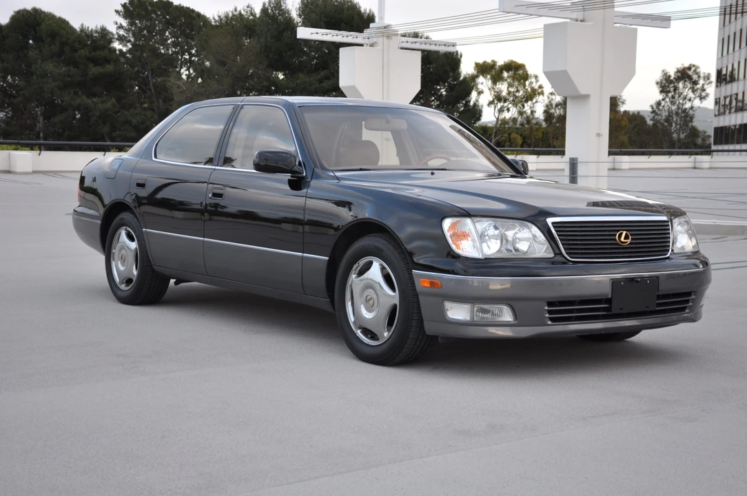 1999 Lexus LS 2nd Gen - Image 12 of 31