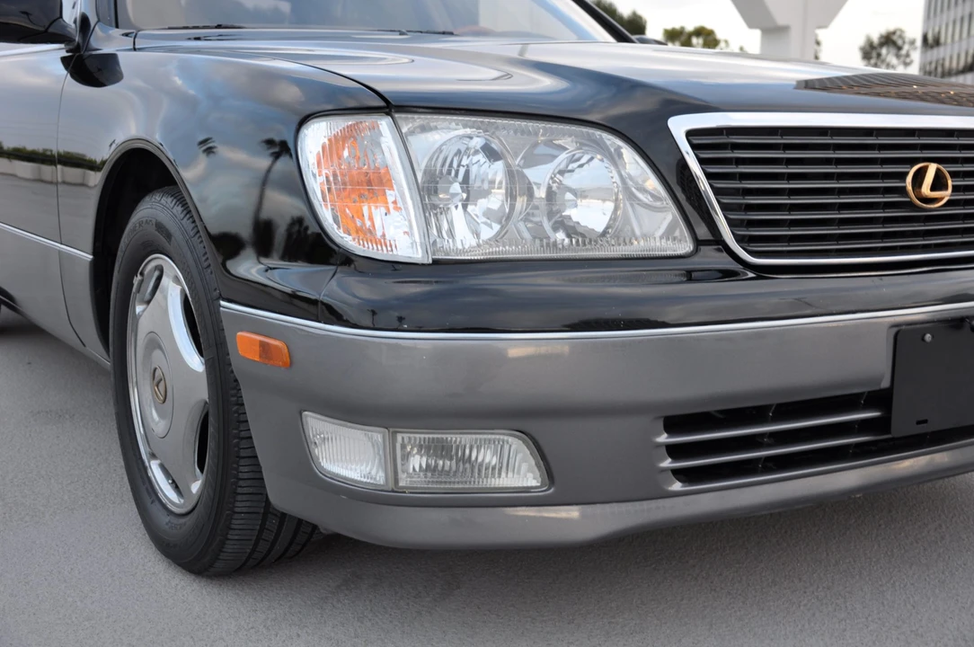 1999 Lexus LS 2nd Gen - Image 18 of 31