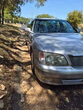 1999 Lexus LS400