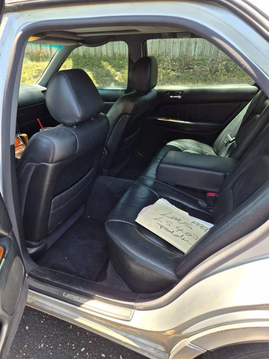 1999 Lexus LS 2nd Gen - Image 5 of 8