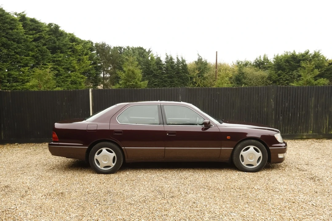 1999 Lexus LS 2nd Gen - Image 18 of 30