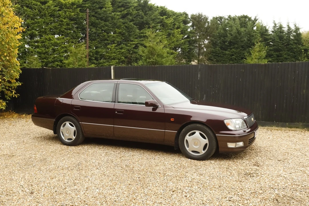 1999 Lexus LS 2nd Gen - Image 17 of 30