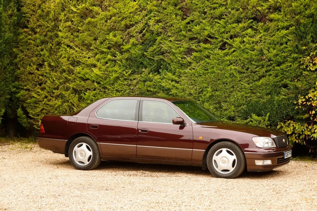 1999 Lexus LS 2nd Gen - Image 12 of 30