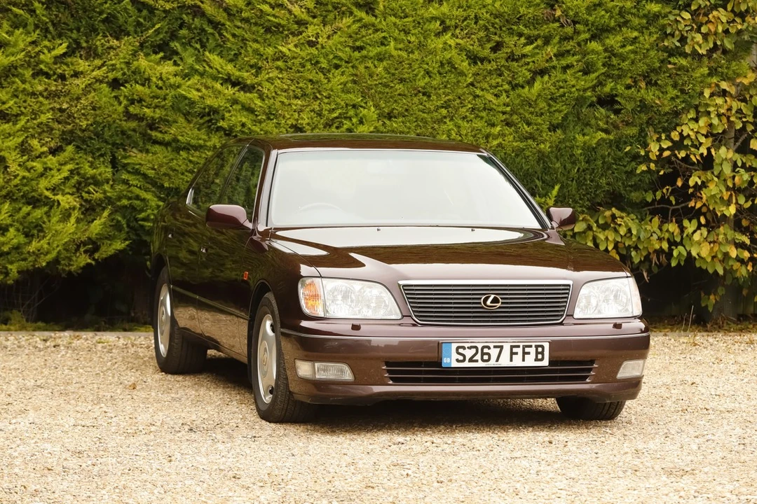 1999 Lexus LS 2nd Gen - Image 11 of 30