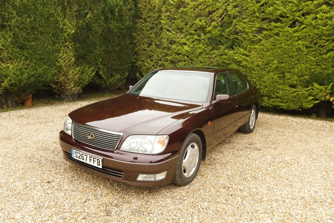 1999 Lexus LS 2nd Gen - Image 5 of 30