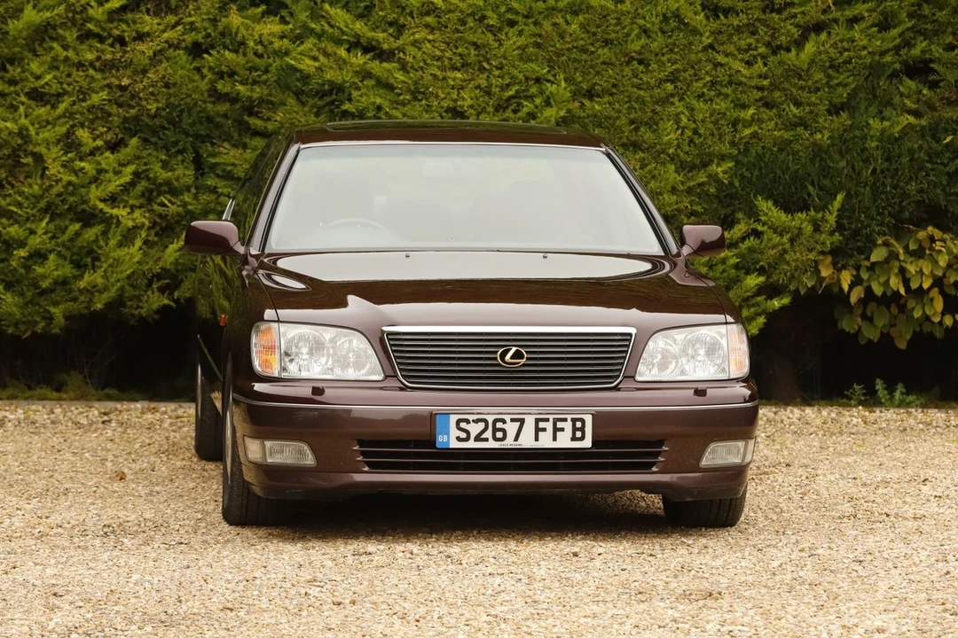 1999 Lexus LS 2nd Gen - Image 10 of 30