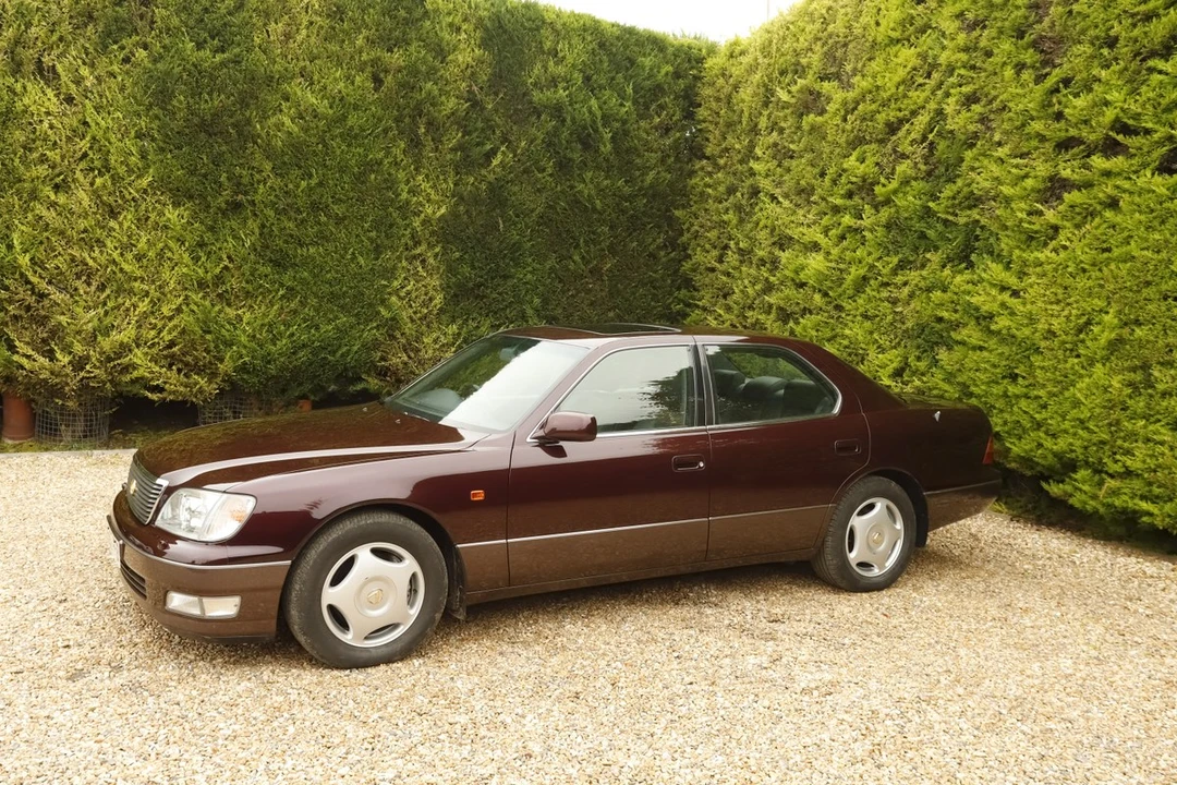 1999 Lexus LS 2nd Gen - Image 7 of 30