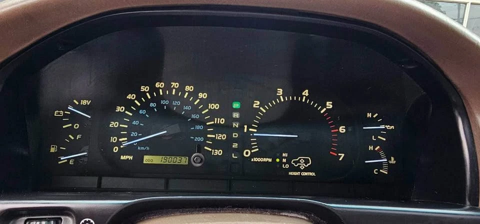 1999 Lexus LX 2nd Gen - Image 11 of 20