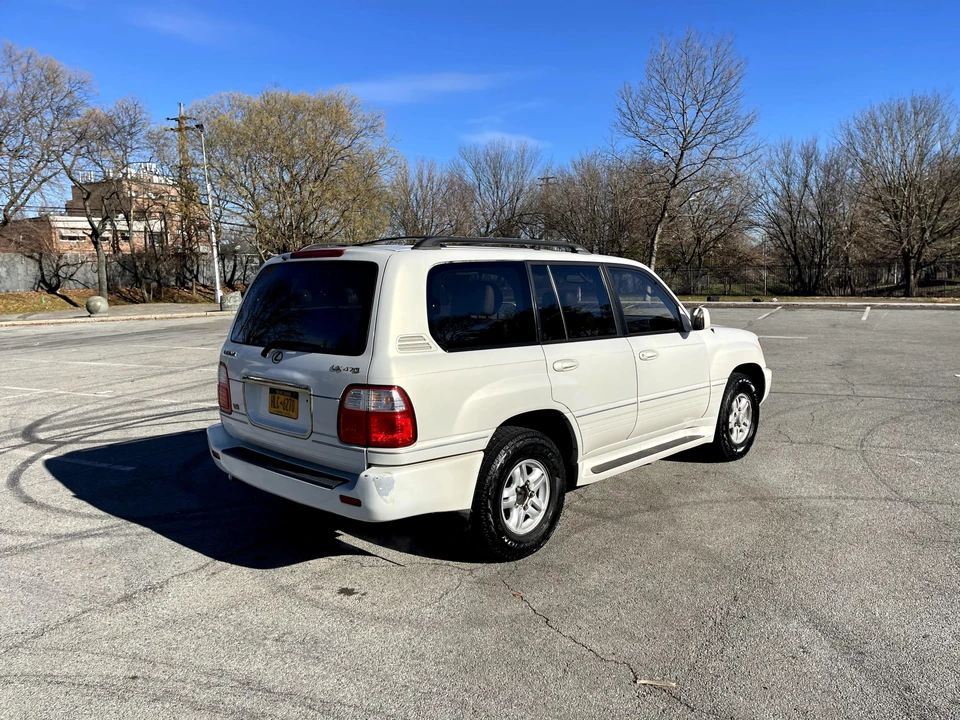 1999 Lexus LX 2nd Gen - Image 18 of 31