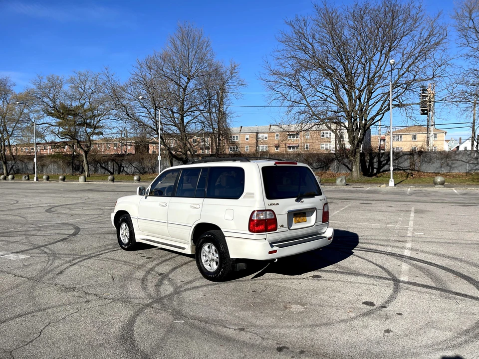 1999 Lexus LX 2nd Gen - Image 14 of 31