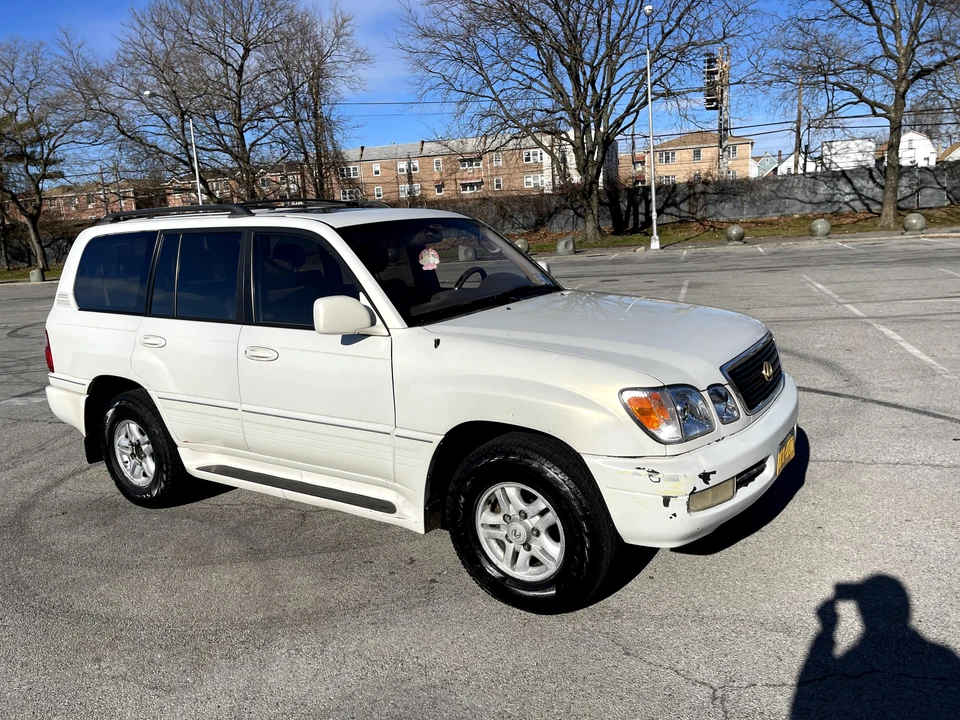1999 Lexus LX 2nd Gen - Image 20 of 31