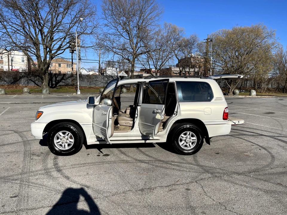 1999 Lexus LX 2nd Gen - Image 28 of 31