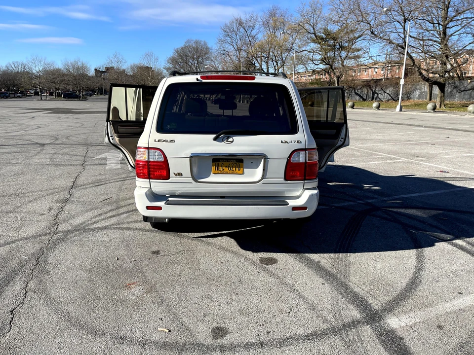 1999 Lexus LX 2nd Gen - Image 30 of 31