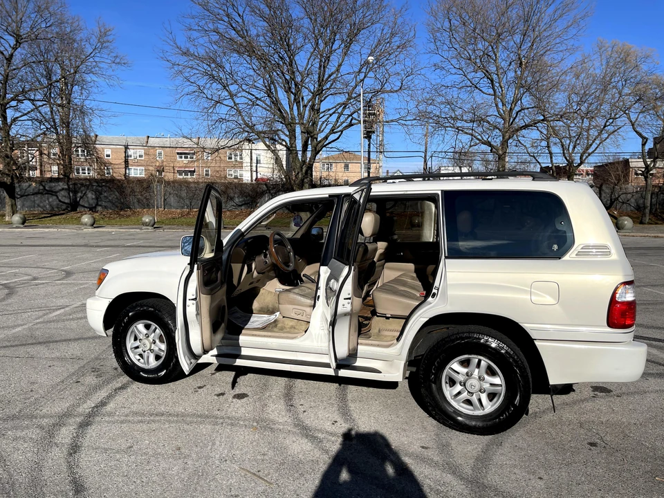 1999 Lexus LX 2nd Gen - Image 29 of 31