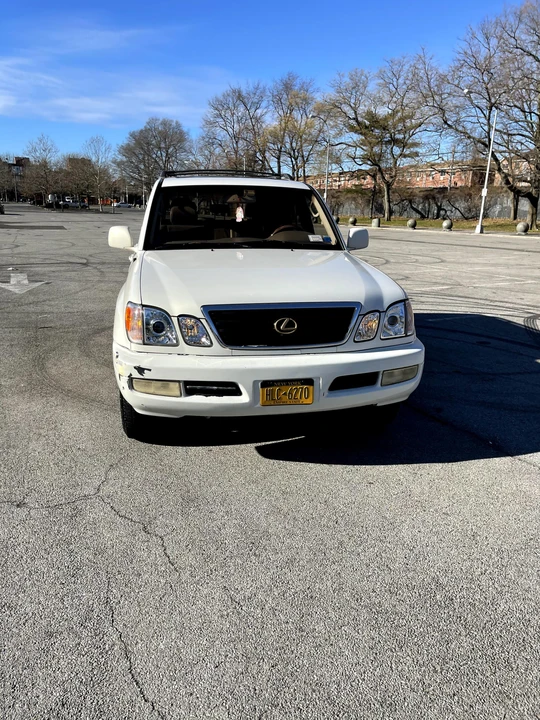 1999 Lexus LX 2nd Gen - Image 23 of 31