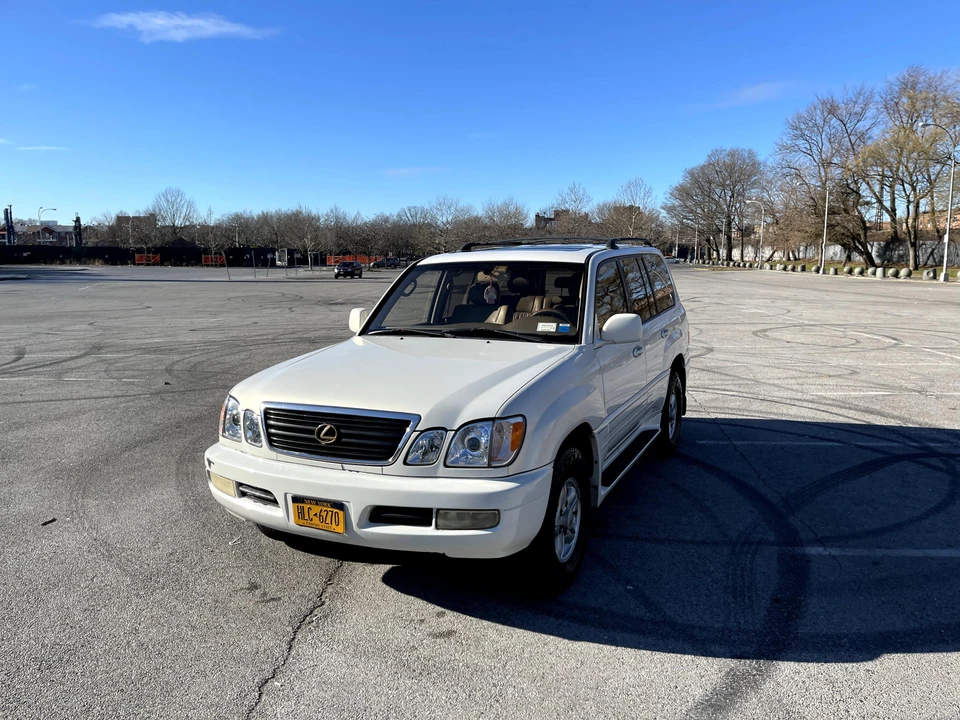 1999 Lexus LX 2nd Gen - Image 10 of 31