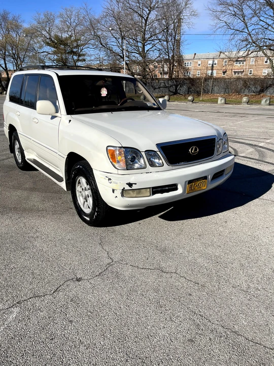 1999 Lexus LX 2nd Gen - Image 21 of 31