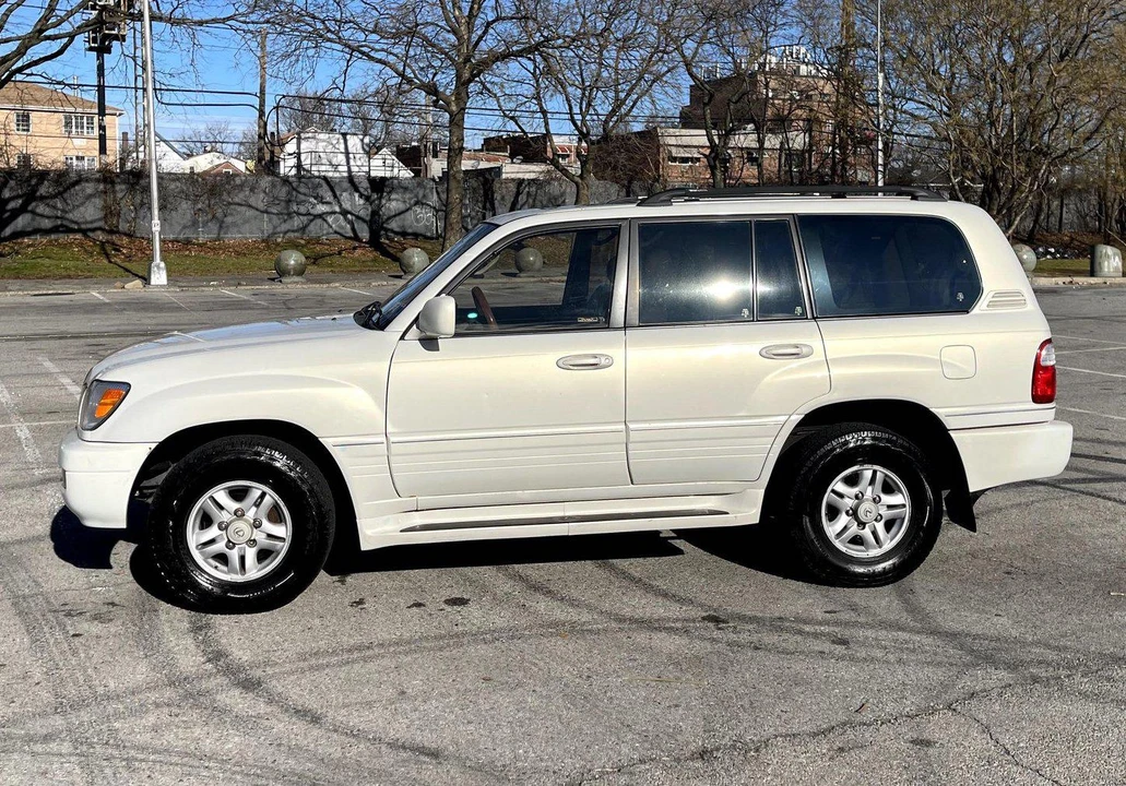 1999 Lexus LX 2nd Gen - Image 3 of 31