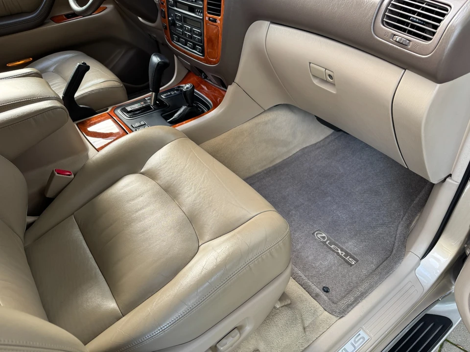 1999 Lexus LX 2nd Gen - Image 9 of 21