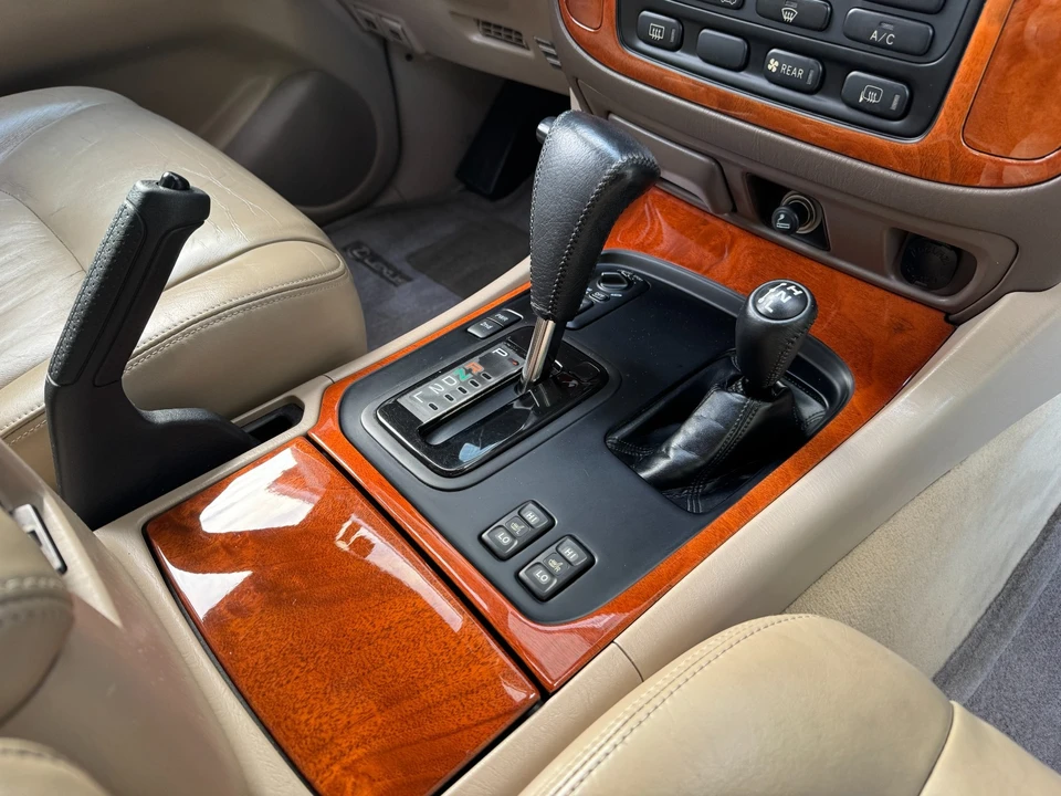 1999 Lexus LX 2nd Gen - Image 10 of 21