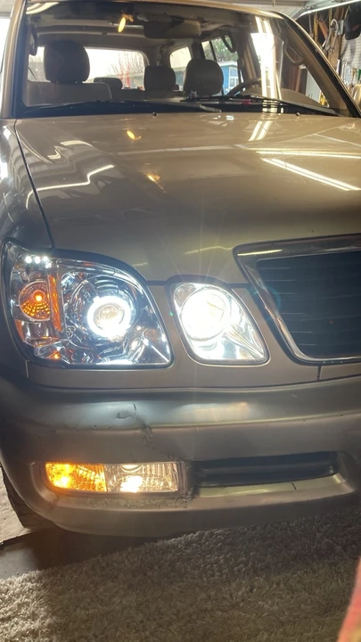 1999 Lexus LX 2nd Gen - Image 6 of 21