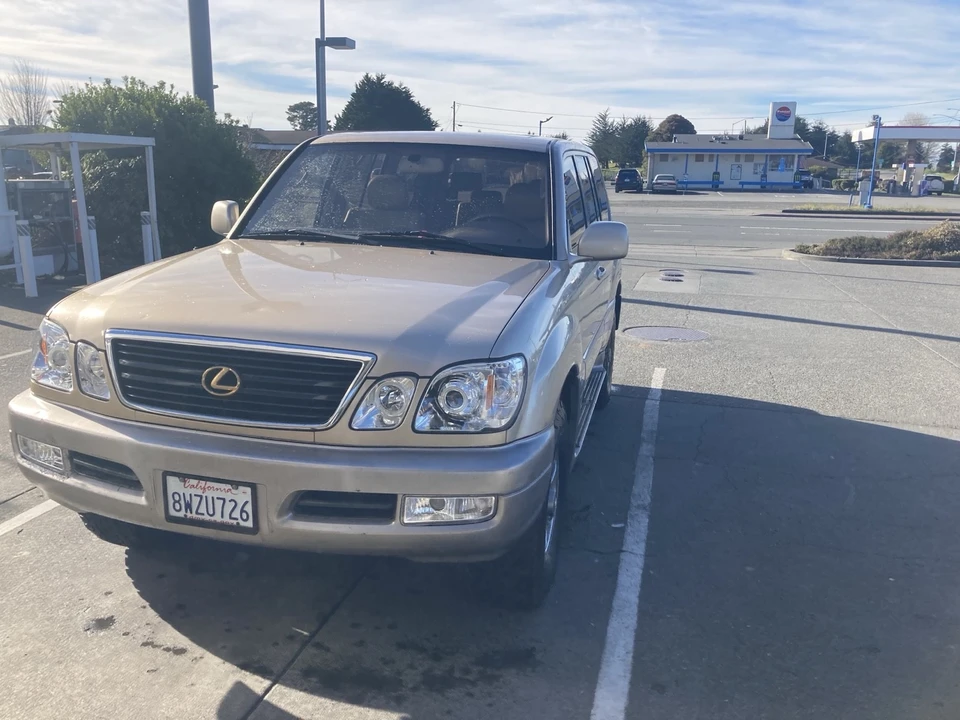 1999 Lexus LX 2nd Gen - Image 5 of 21