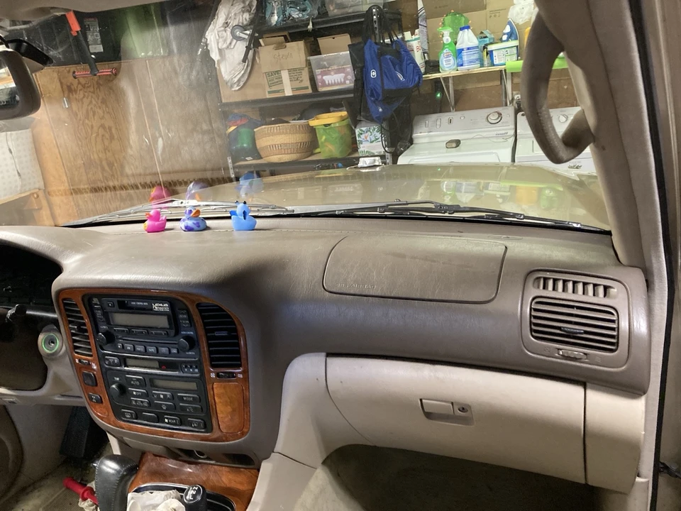 1999 Lexus LX 2nd Gen - Image 16 of 21