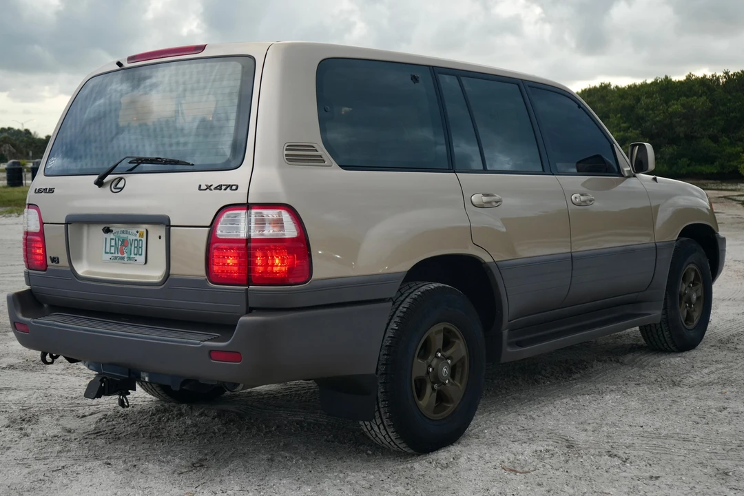 1999 Lexus LX 2nd Gen - Image 4 of 31