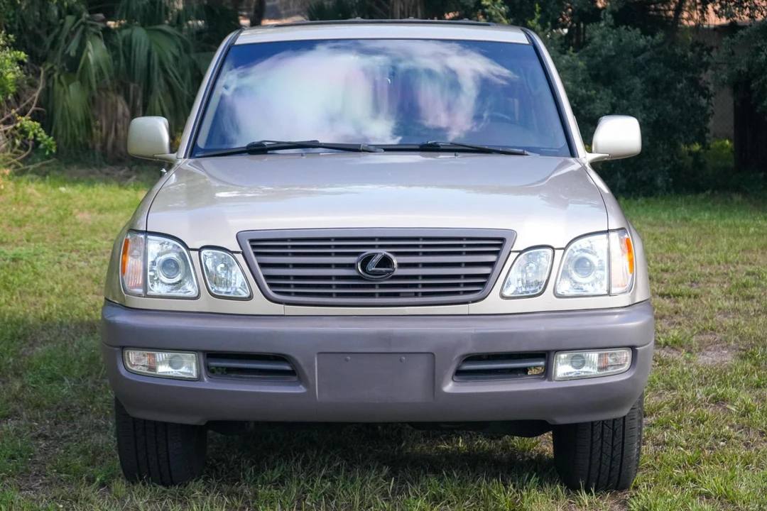 1999 Lexus LX 2nd Gen - Image 6 of 31