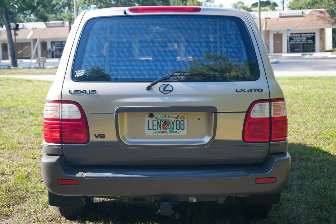 1999 Lexus LX 2nd Gen - Image 21 of 31