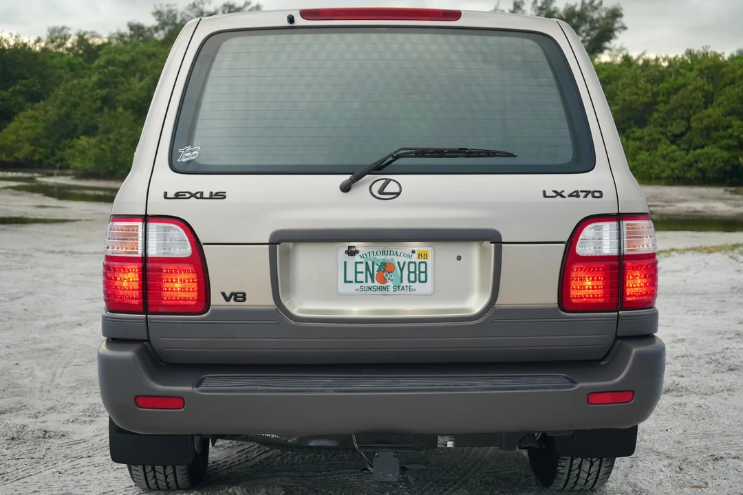 1999 Lexus LX 2nd Gen - Image 5 of 31
