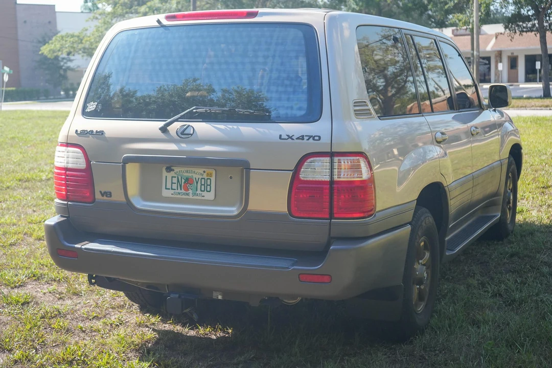 1999 Lexus LX 2nd Gen - Image 22 of 31