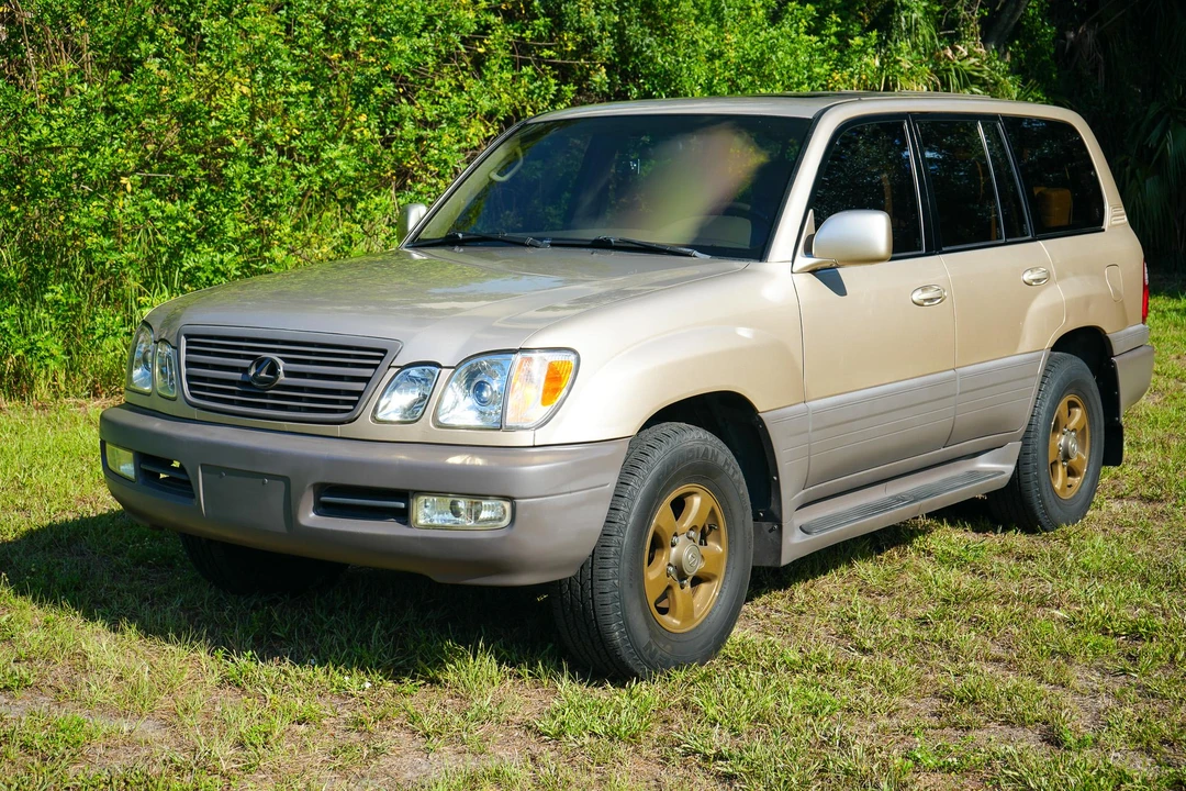 1999 Lexus LX 2nd Gen - Image 9 of 31